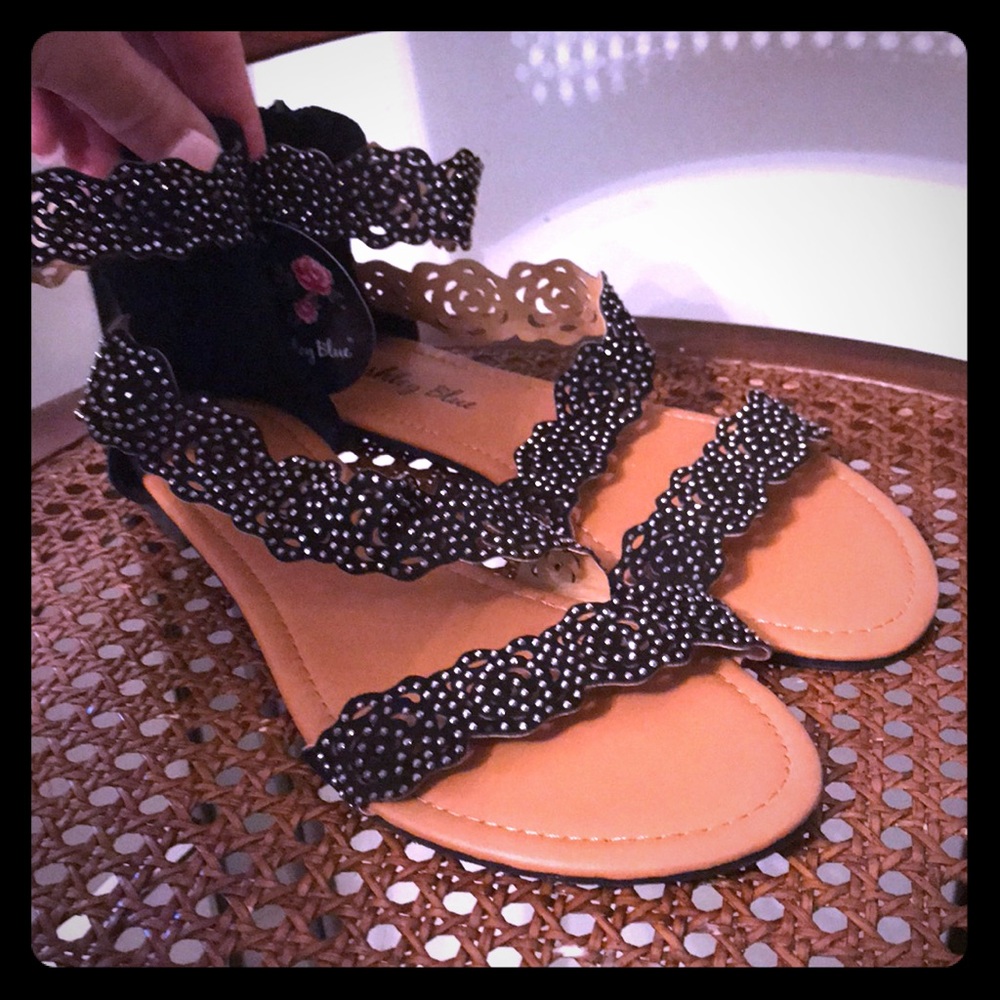 💐NWT Black& Silver Studded Sandals Sz 9💐